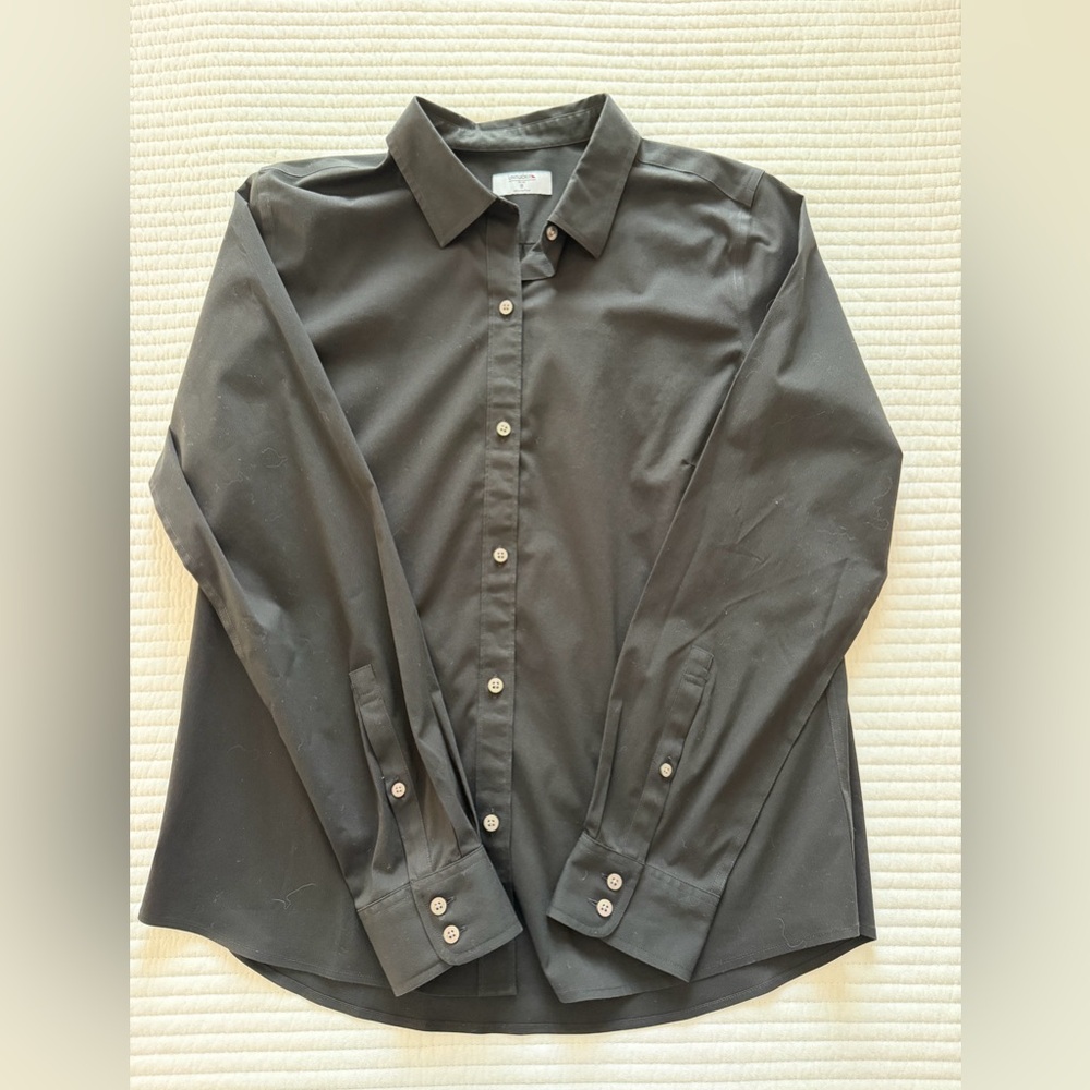 UNTUCKit Women's Black Classic Button-Down Shirt
